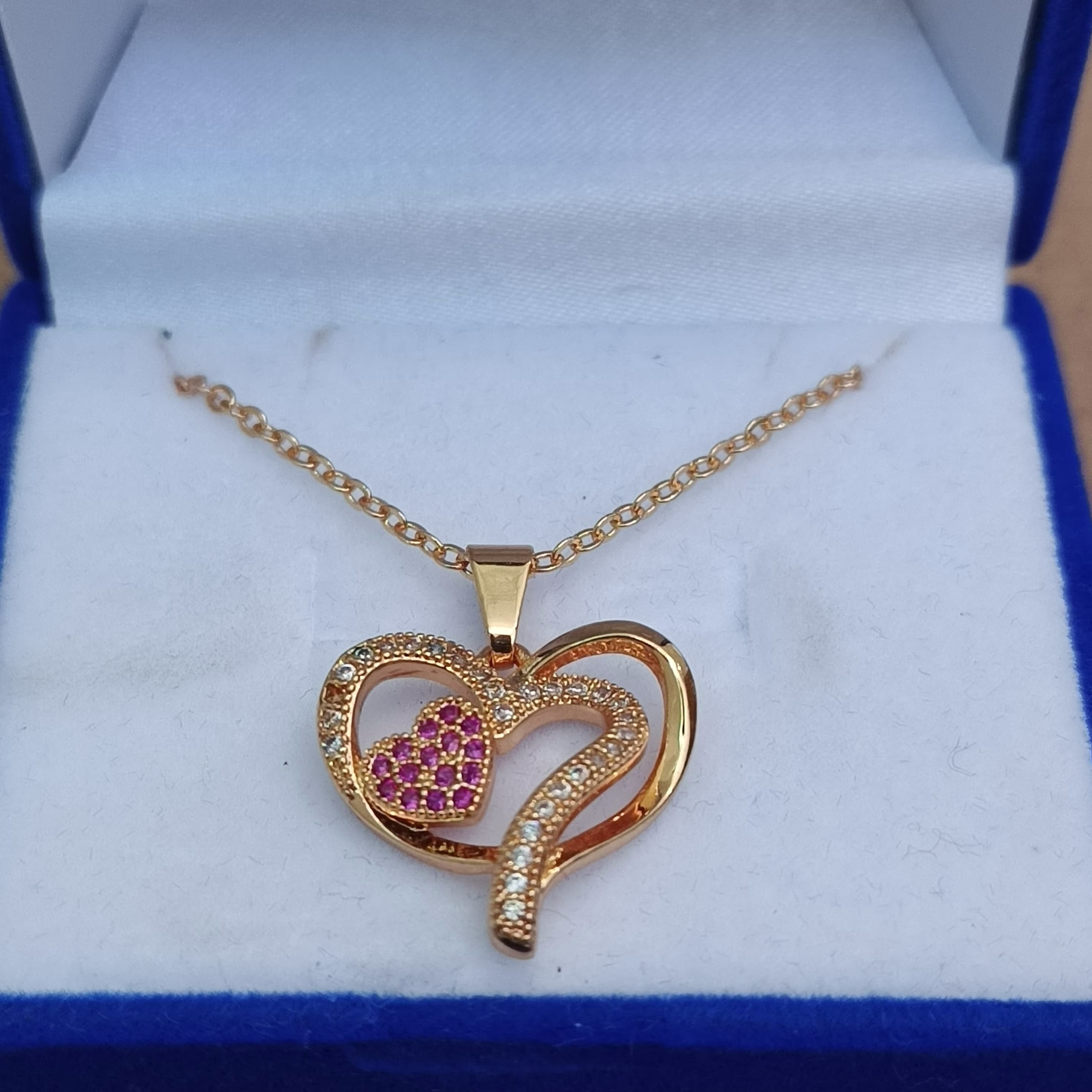 Golden Heart Shaped Necklace Stylish Jewelry Sparkling Heart Design Paved Shining
