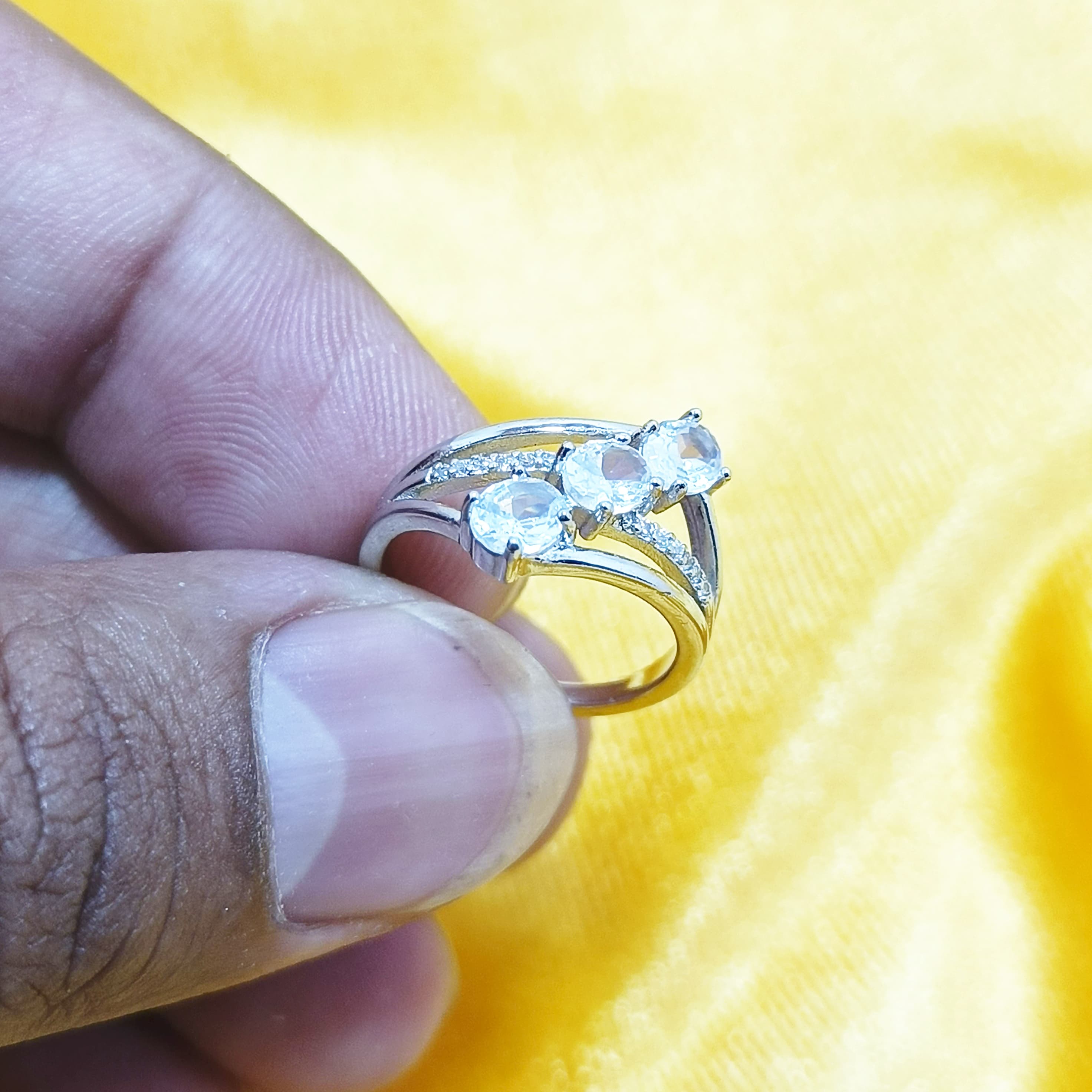 A Minimalist Blue Shade Synthetic Zirconia Ladies Ring For Parties, Daily Wear, And Jewelry Gifts